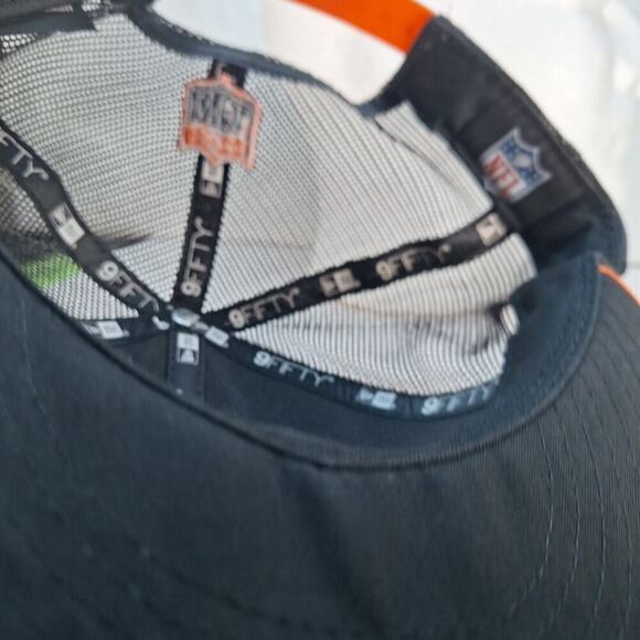 Denver Broncos New Era 9FIFTY Trucker/Mesh Hat Cap Snapback Black Orange - Picture 7 of 8